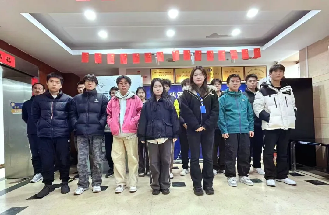 叮！結(jié)班成功！這張合照，是我們努力的最好